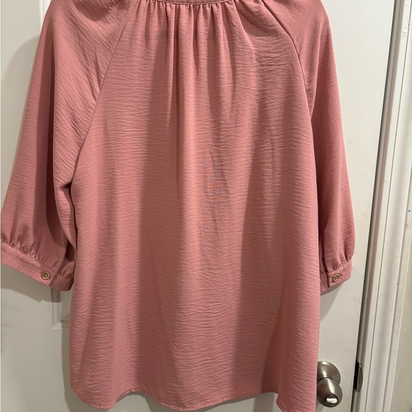 Pink blouse - Picture 3 of 3